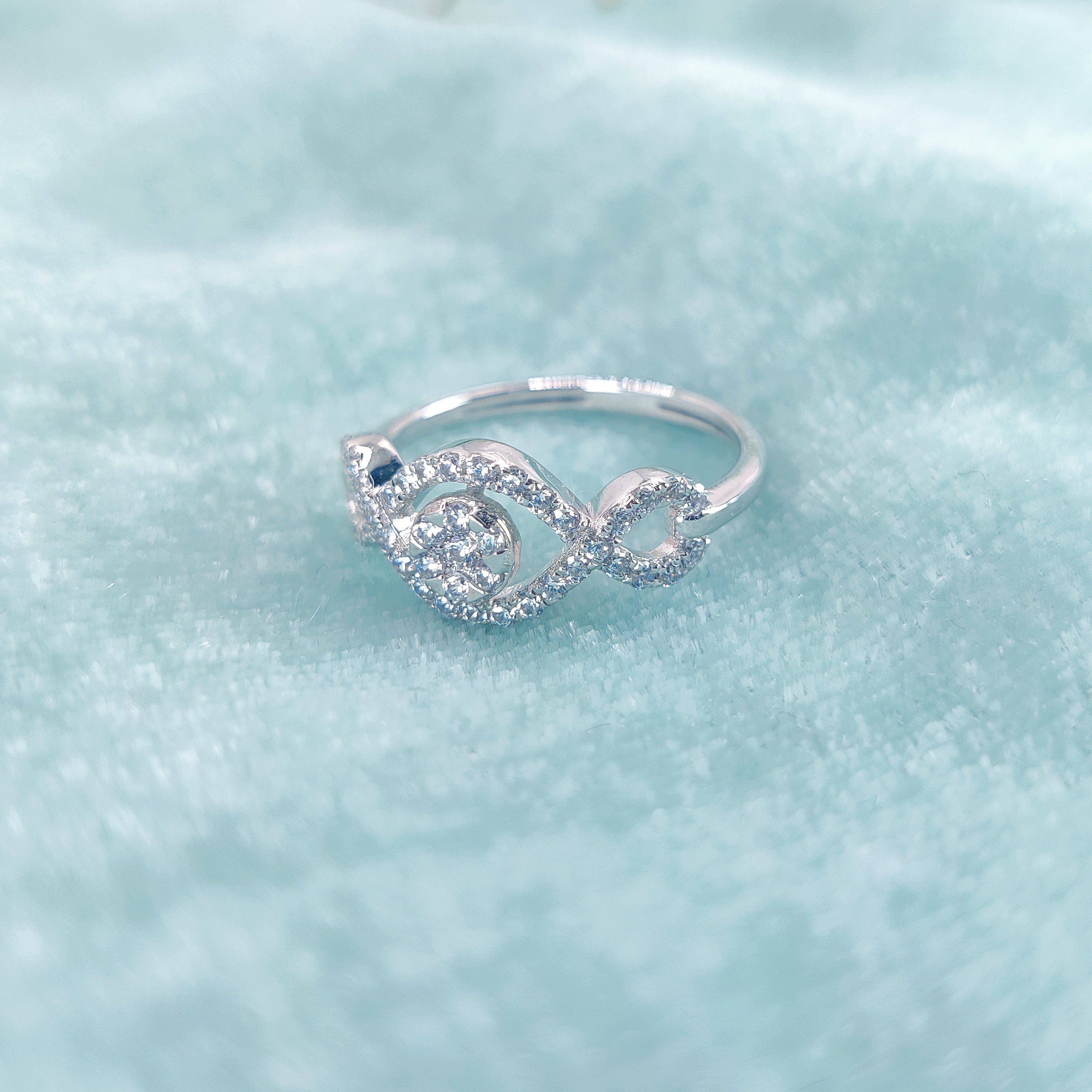 Twisted Halo Spark Ring