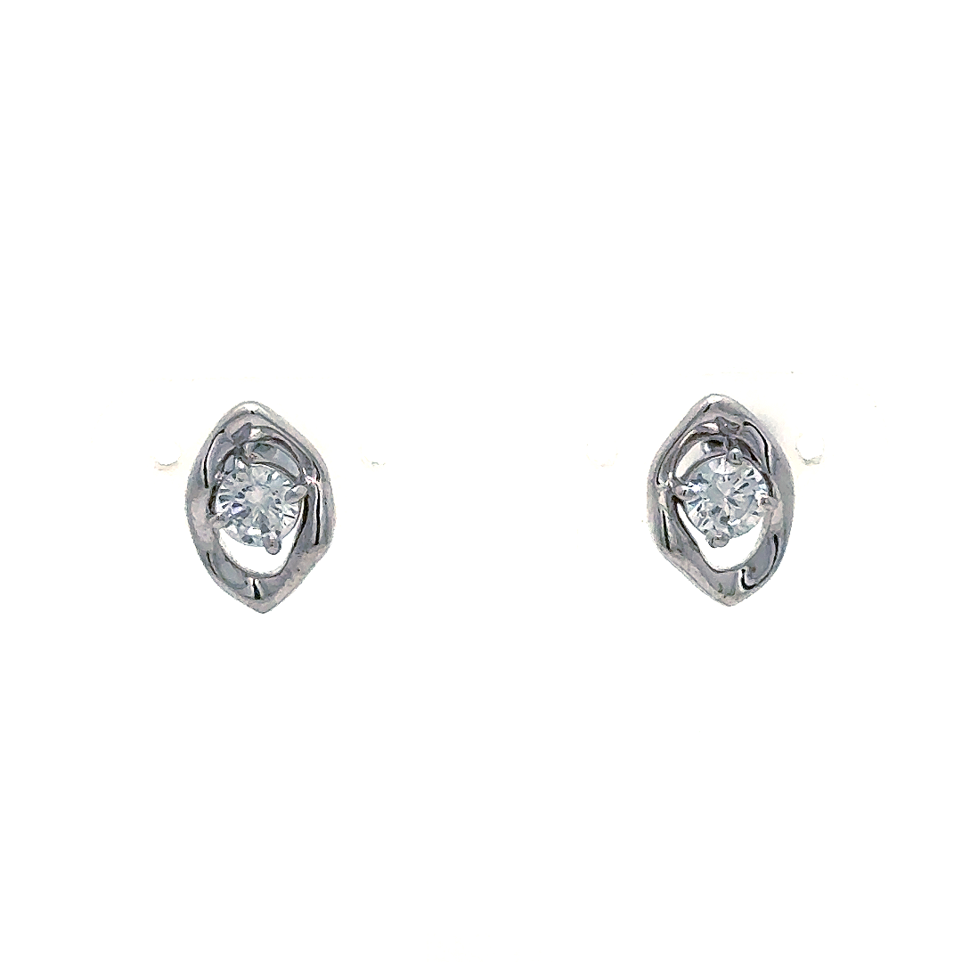 Elegant Solitaire Leaf Stud Earrings