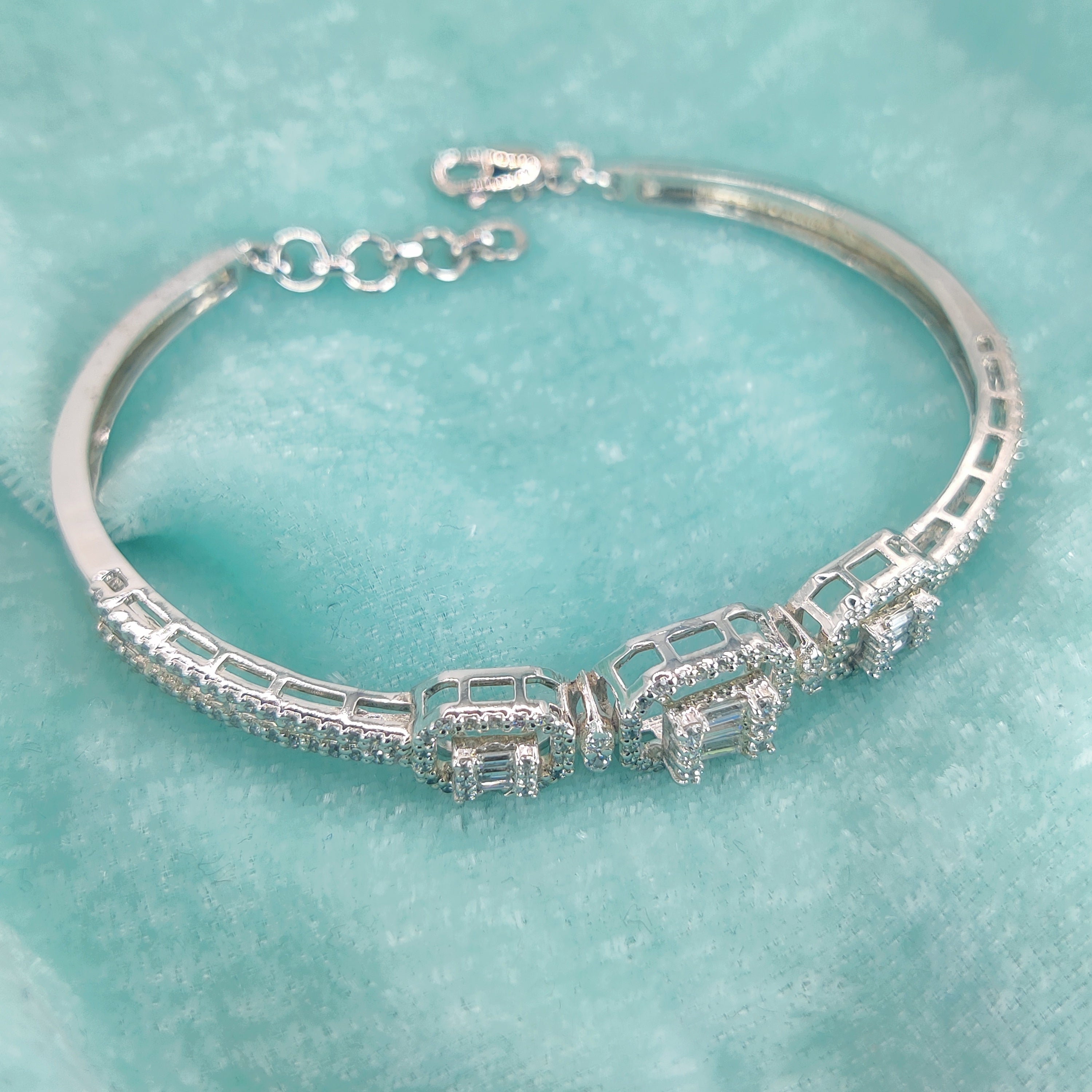 Timeless Grace Kada Bracelet