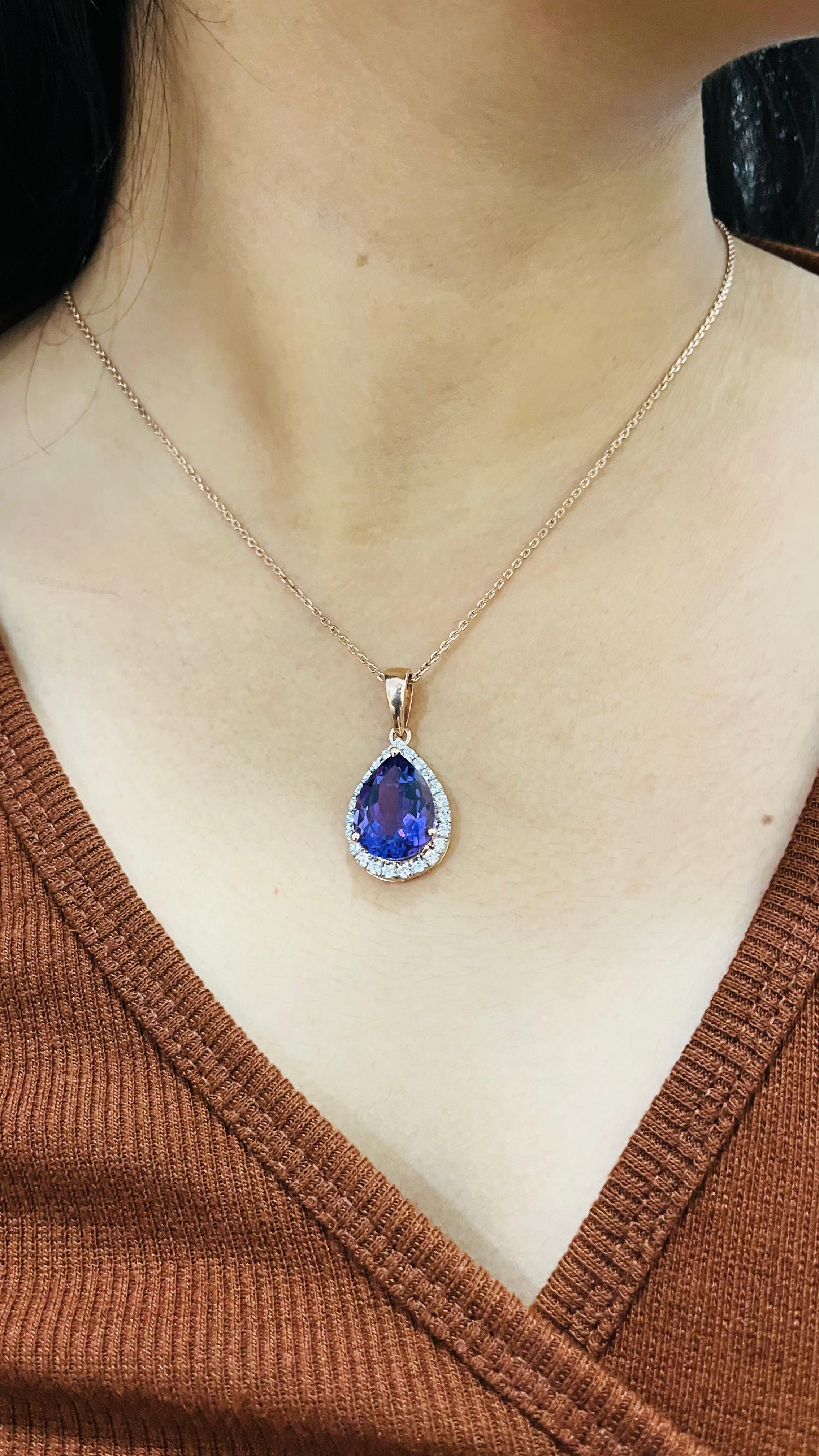 Royal Amora Pendant