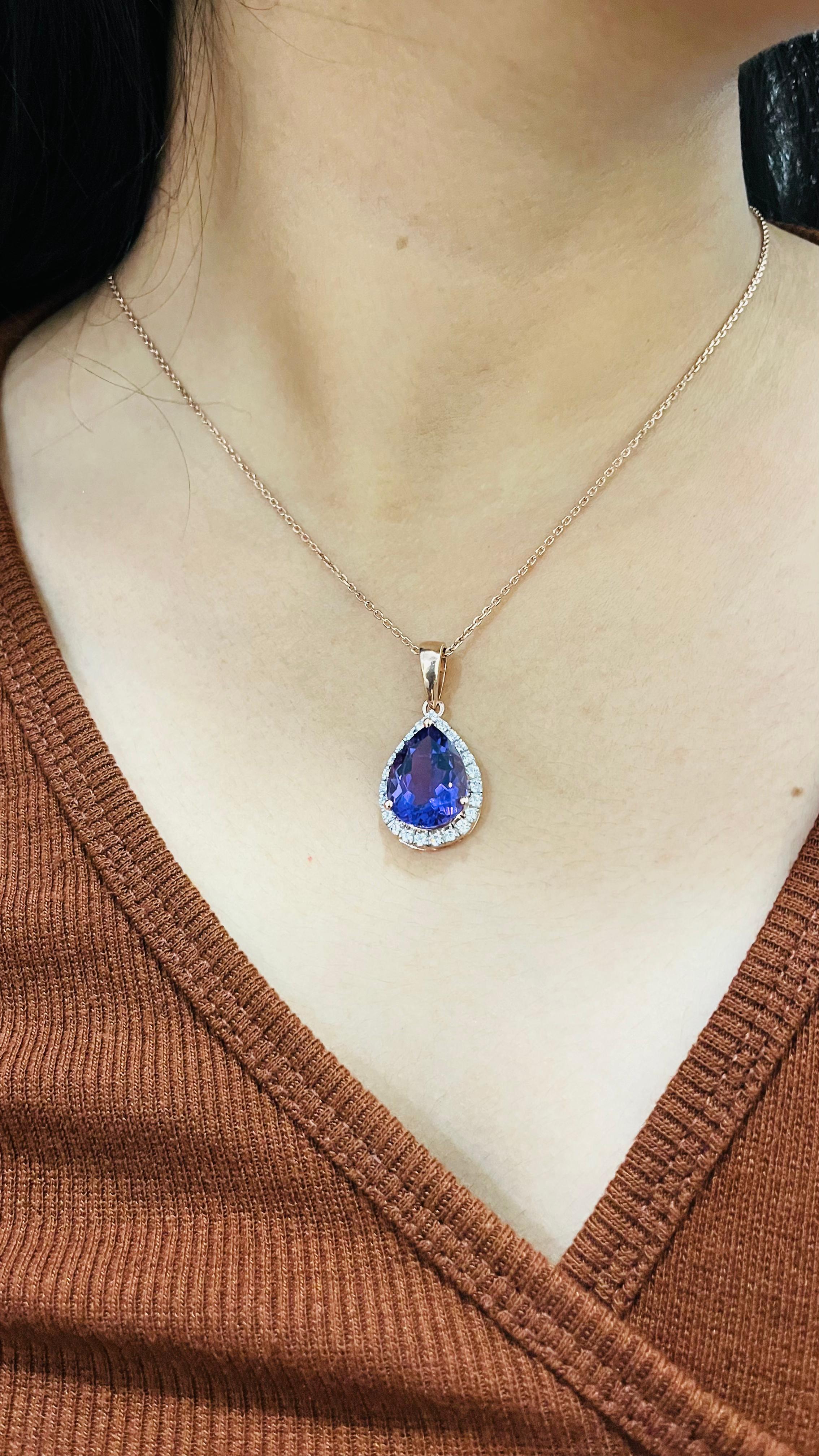 Royal Amora Pendant