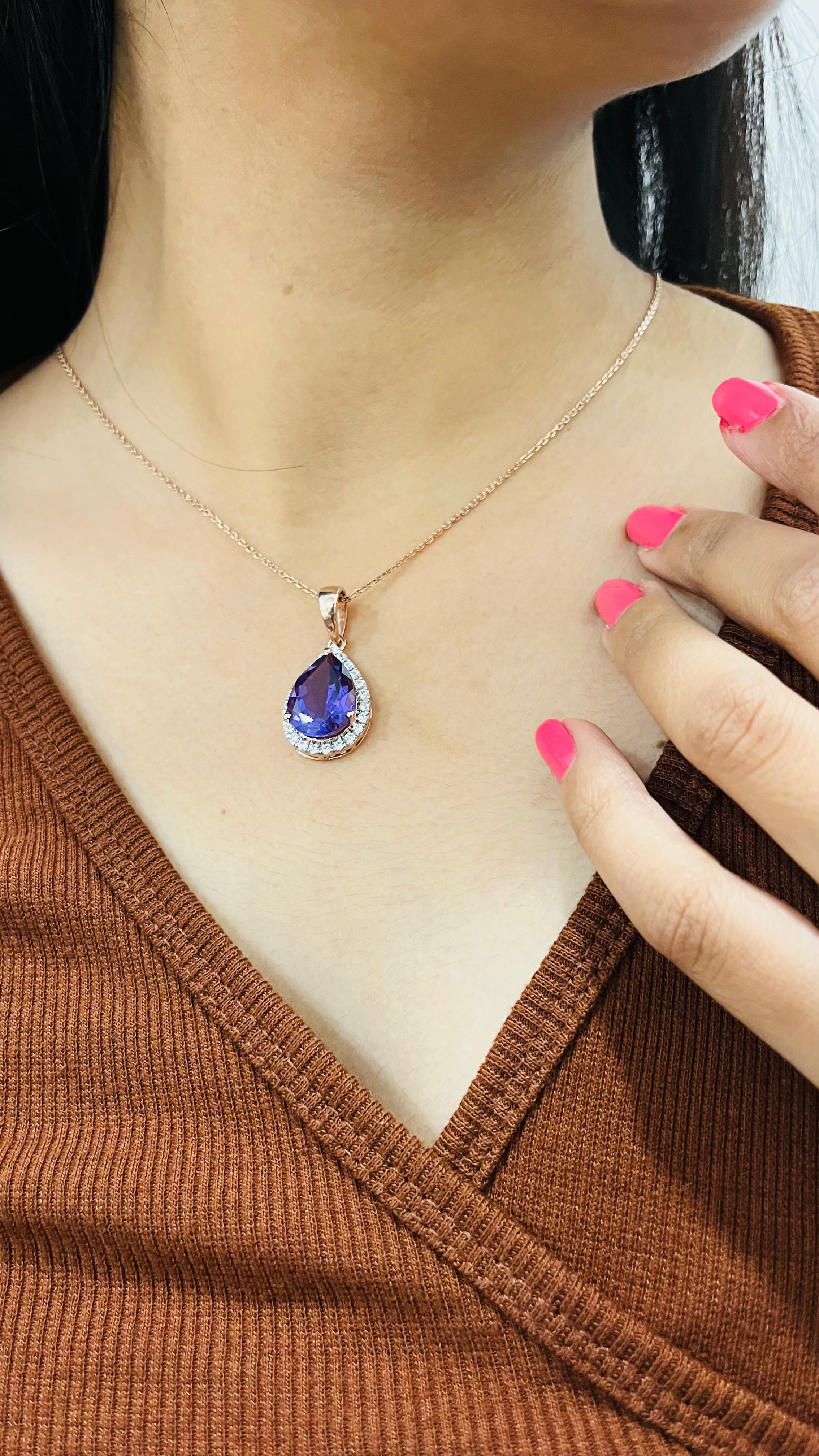 Royal Amora Pendant