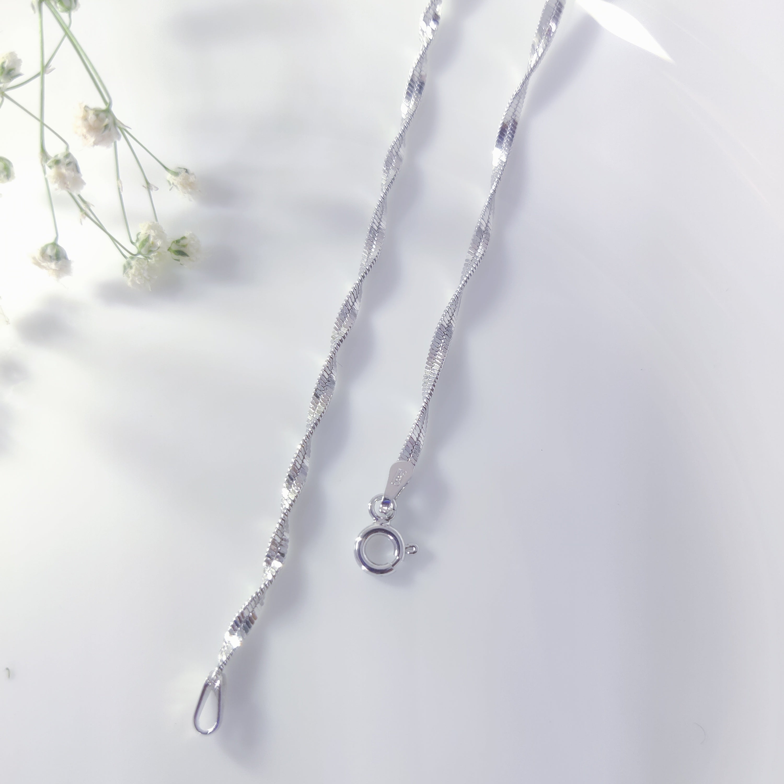 Twisting Grace Silver Chain