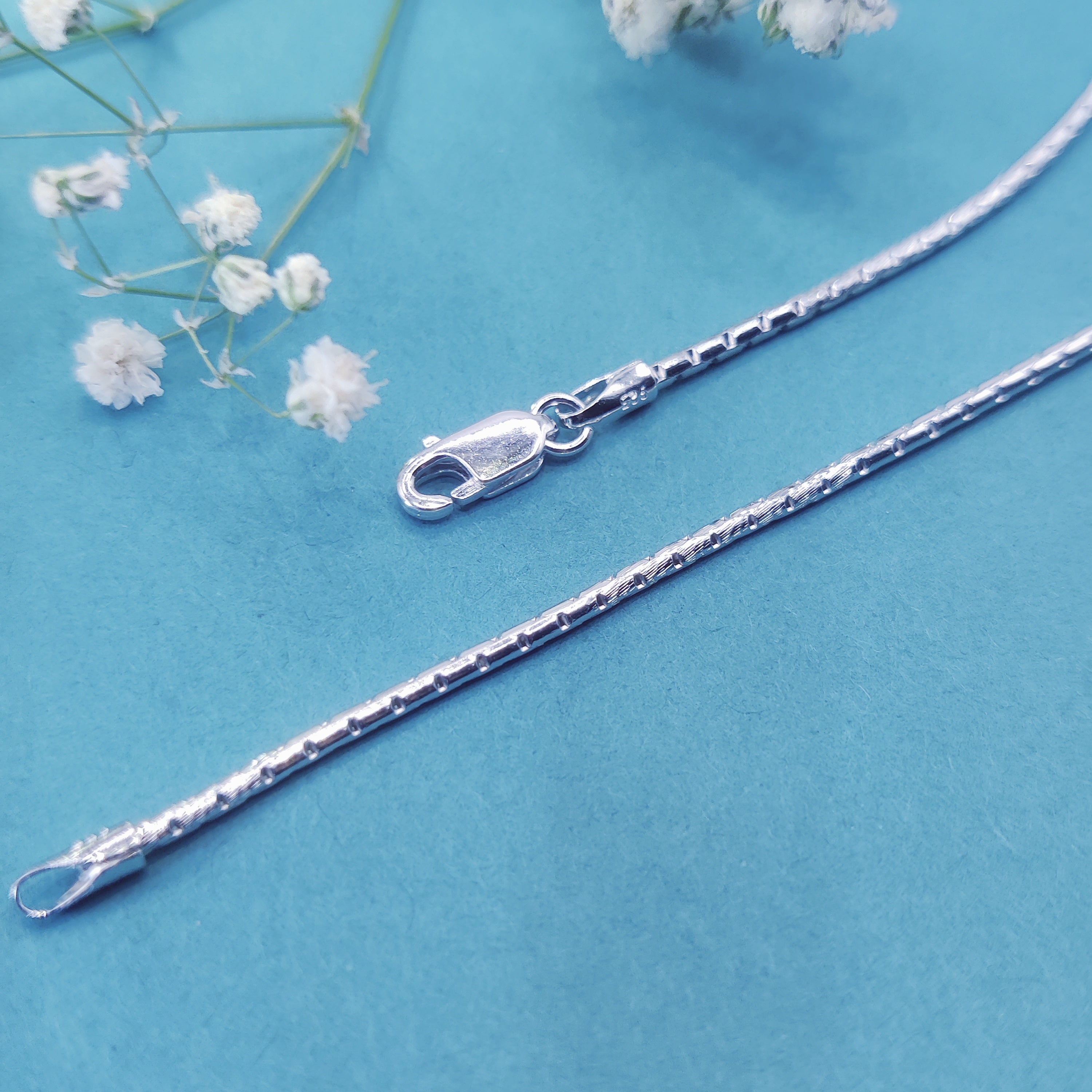 Elegant Glimmer Silver Chain