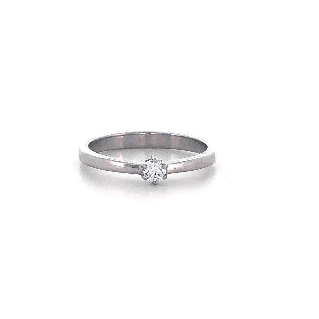 Minimal Solitaire Diamond Ring