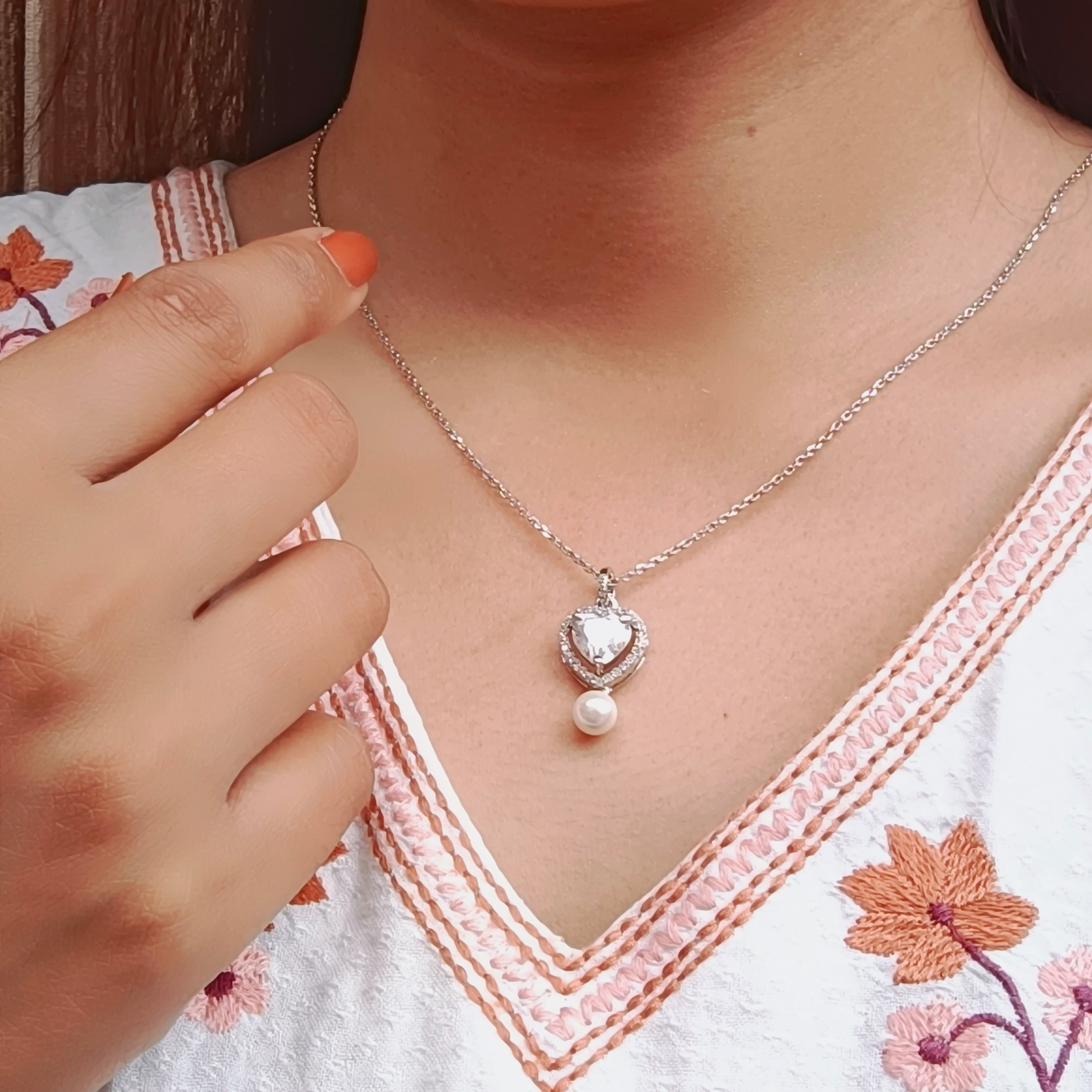 Heartfelt Radiance Necklace Set